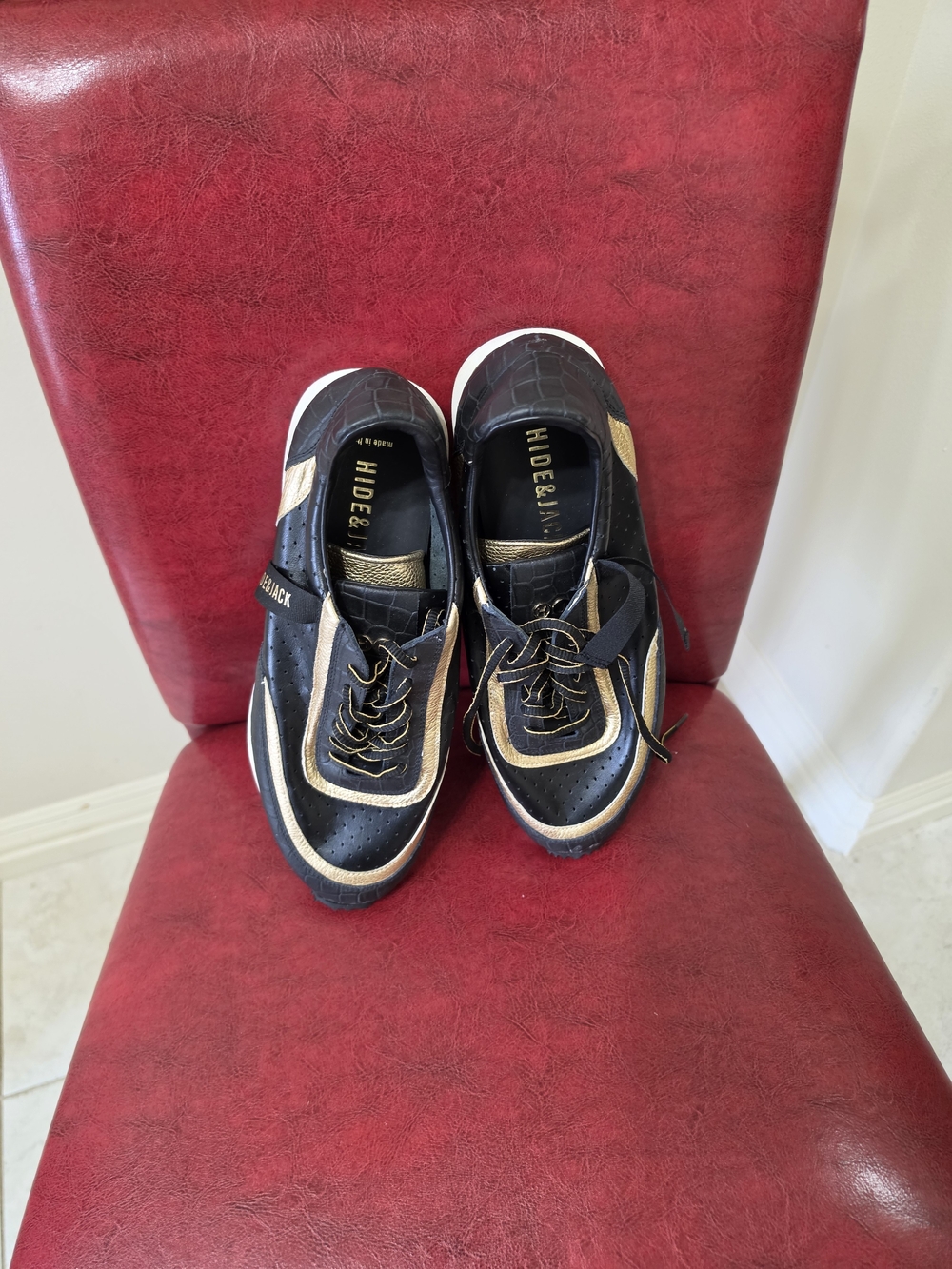 Hide & Jack Men’s Black and Gold Fashion Sneakers. Made in Italy